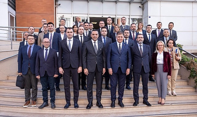 Başkan Tugay’dan ilçe belediyelerine destek mesajı- Kamu Çalışanı