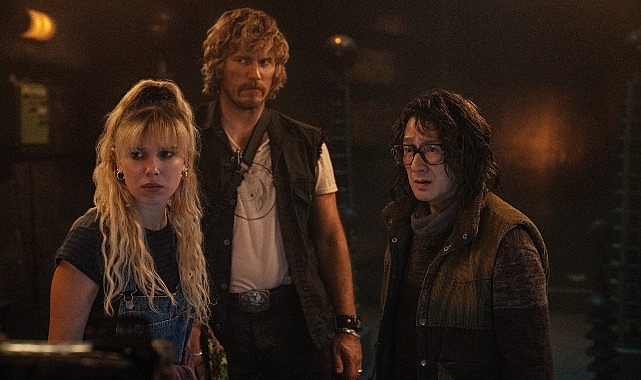 Başrollerini Millie Bobby Brown ve Chris Pratt’in paylaştığı, Russo Kardeşler imzalı “Sanal Ülke,” 14 Mart 2025’te Netflix’te yayınlanacak.- Kamu Çalışanı