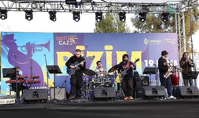 “Bizim Caz” Uğur Mumcu Parkı’ndaydı.- Kamu Çalışanı