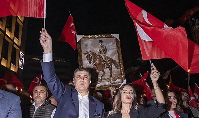 Cumhuriyet ışığı İzmir’den parladı- Kamu Çalışanı