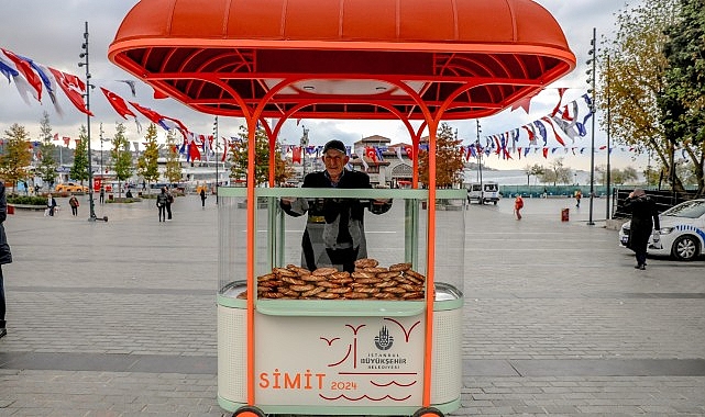 İstanbul’un Yeni Simit Arabaları Beşiktaş Meydanı’nda- Kamu Çalışanı