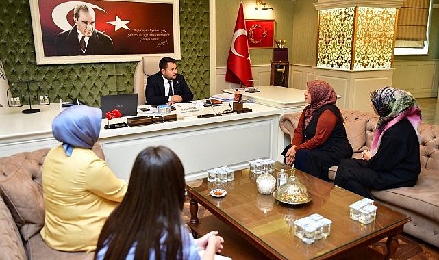 Kahramankazan Belediye Başkanı Selim Çırpanoğlu, Halk Günü’nde ilçe sakinleriyle bir araya gelmeyi sürdürüyor.- Kamu Çalışanı
