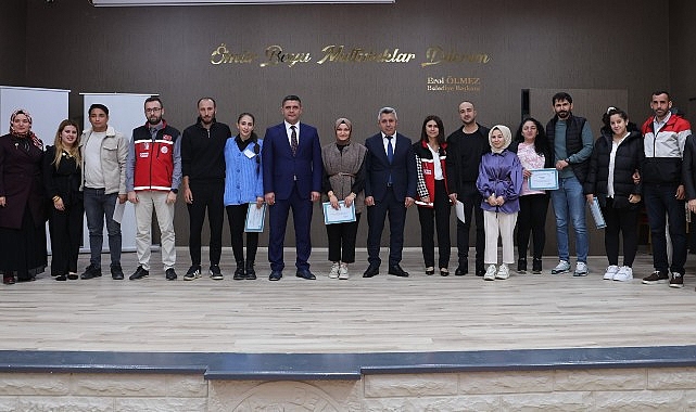 Kandıra’da yeni evl çiftler sertifikalarını aldı- Kamu Çalışanı