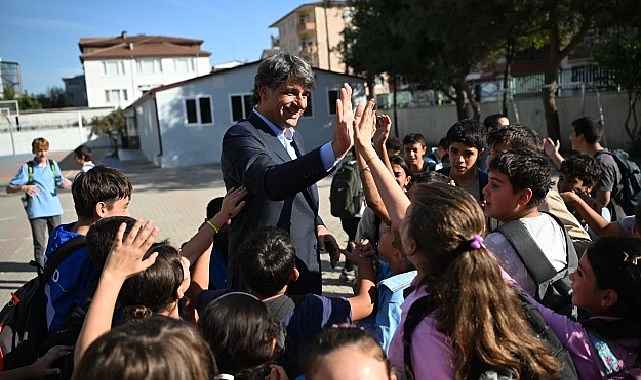 Öğrencilerden Kocaman’a sevgi seli.- Kamu Çalışanı