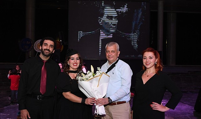 Osmangazi Belediyesi’nden milli duyguları kabartan müzikal- Kamu Çalışanı