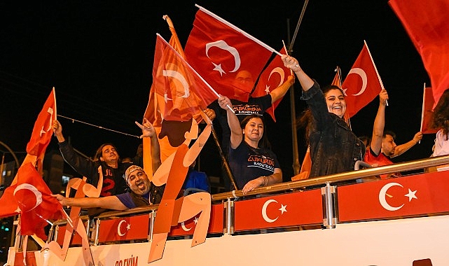 Yenişehir Belediyesi Cumhuriyet Korteji düzenledi- Kamu Çalışanı