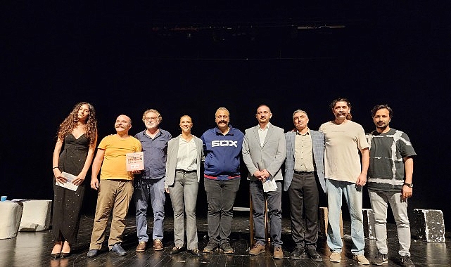 Yenişehir Belediyesi Şehir Tiyatrosu Maltepe’de sahne aldı- Kamu Çalışanı