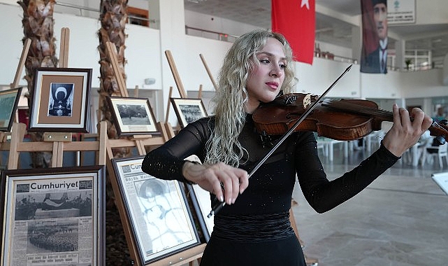 Atatürk Sergisi Ziyaretçilerini Ağırlıyor- Kamu Çalışanı