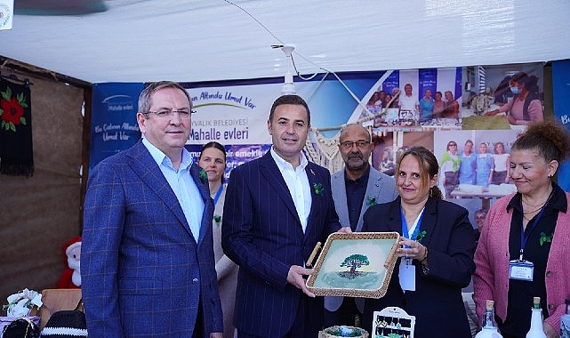 Ayvalık Belediyesi Üretim ve Pazarlama Kooperatifi ve Mahalleevleri ile 19. Uluslararası Zeytin Hasat Festivali’nde fark yarattı.- Kamu Çalışanı