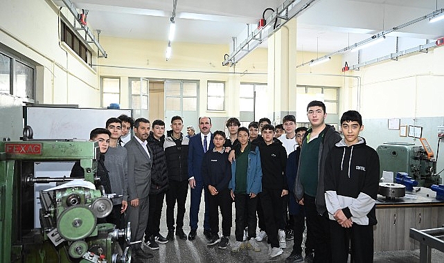 Başkan Altay, Selçuklu Mesleki ve Teknik Anadolu Lisesi Öğrencileriyle Buluştu- Kamu Çalışanı