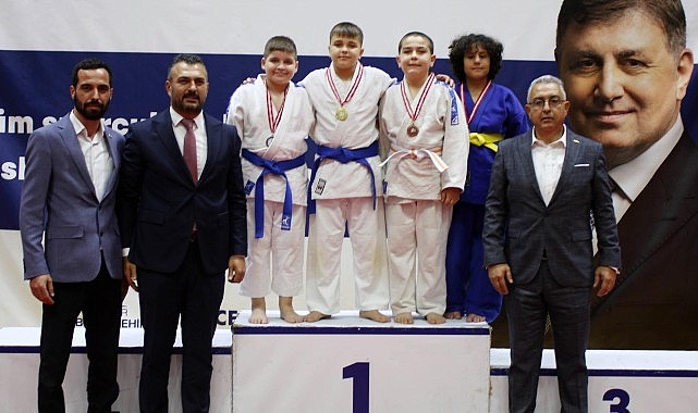 Başöğretmen Atatürk anısına şölen havasında turnuva- Kamu Çalışanı