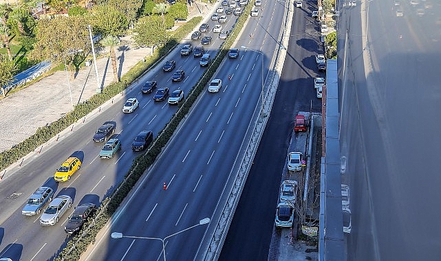 Bayraklı’da yol ve köprü yenileme çalışmaları sürüyor- Kamu Çalışanı
