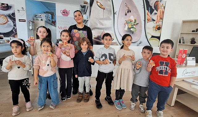 Bornova Belediyesi’nden minik şeflere ara tatil atölyesi- Kamu Çalışanı