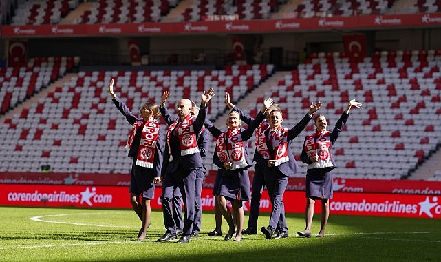 Corendon Airlines, Onvo Antalyaspor-Sipay Bodrum FK maçında taraftarlara sürpriz boarding deneyimi yaşattı- Kamu Çalışanı