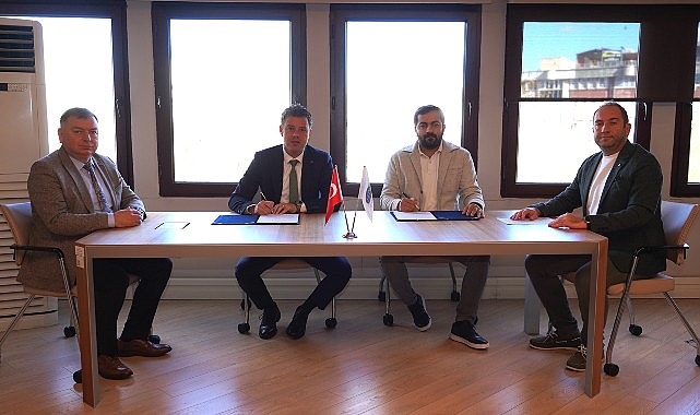 Çorlu Belediyesi, kentte atık tekstil ürünlerinin toplanması konusunda yürüttüğü çalışmalar kapsamında sözleşme yeniledi.- Kamu Çalışanı