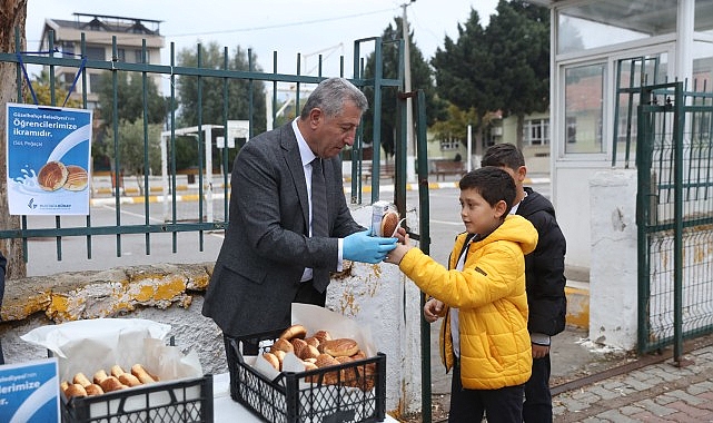 Güzelbahçe Belediyesi’nden öğrencilere süt ve pohaça- Kamu Çalışanı