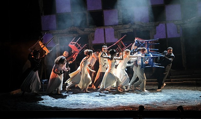 İKSV’de Şehir Tiyatrolarına tam not- Kamu Çalışanı