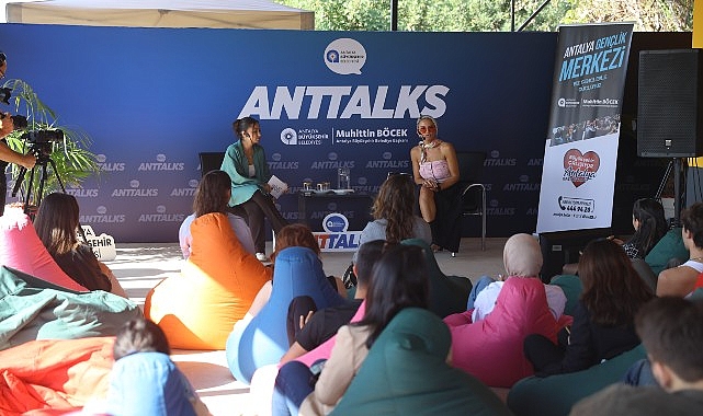 İlkay Buharalı, Anttalks etkinliğinde gençlerle buluştu- Kamu Çalışanı