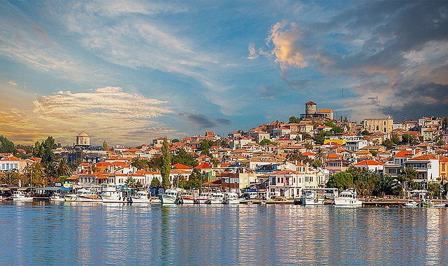 Jolly, 19. Ayvalık Uluslararası Zeytin Hasadı Festivali’nde Yerini Aldı- Kamu Çalışanı