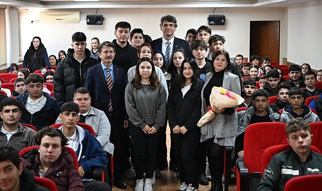 Kartepe MTAL öğrencileri Kocaman’ı dinledi.- Kamu Çalışanı