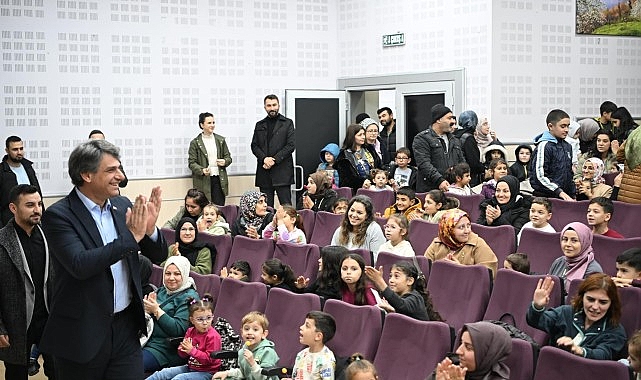 Kocaman Miniklerle Tiyatro İzledi- Kamu Çalışanı