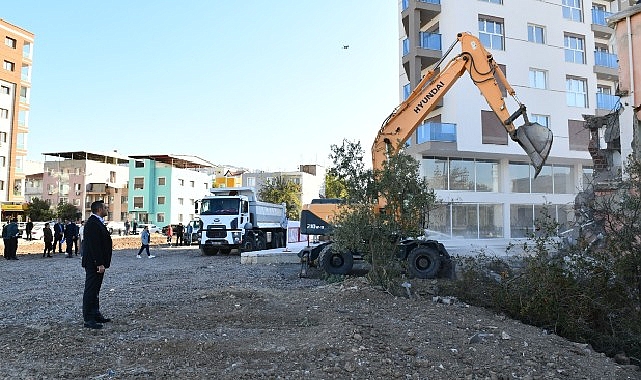 Metruk Binaların Yıkımı ile Çiğli’de Trafik Rahatlıyor- Kamu Çalışanı