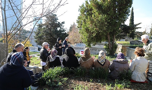 Usta sanatçı Kerem Yılmazer mezarı başında anıldı- Kamu Çalışanı