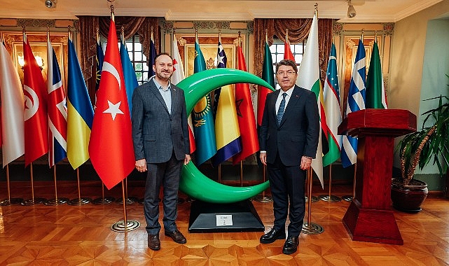 Adalet Bakanı Yılmaz Tunç: ‘’Sadece uyuşturucu suçlarına yönelik Türkiye genelinde 106 özel cezaevi kuruyoruz.’’- Kamu Çalışanı