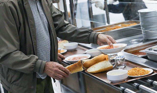 Buca Belediye Lokantaları öğrenciye ve emekliye can suyu oldu- Kamu Çalışanı