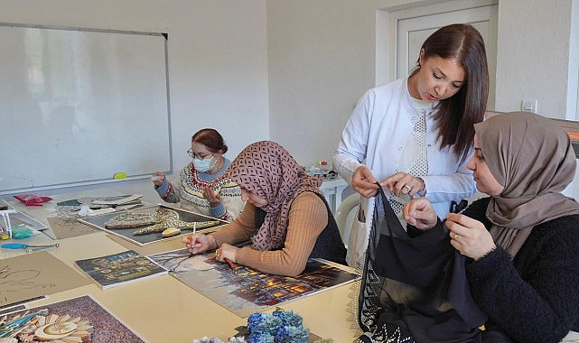 Çeşme Belediyesi sanat ve eğitim kursları başladı – Kamu Çalışanı
