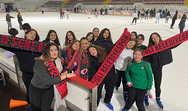 Çiğli’de Gençlere Sporla Yeni Bir Deneyim: Buz Pateni Eğitimi- Kamu Çalışanı