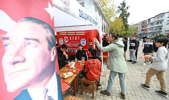 Efes Selçuk’ta Her Şey Çocuklar İçin: Öğrenci Otobüsü Büyük İlgi Gördü- Kamu Çalışanı