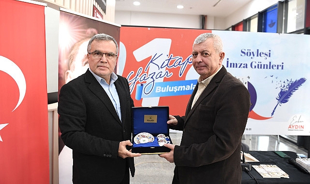 En sevilen yazarlar Osmangazi’de kitap severlerle buluşuyor- Kamu Çalışanı