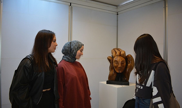 EÜ’de “Yüzleşme” heykel sergisi sanatseverlerle buluştu- Kamu Çalışanı