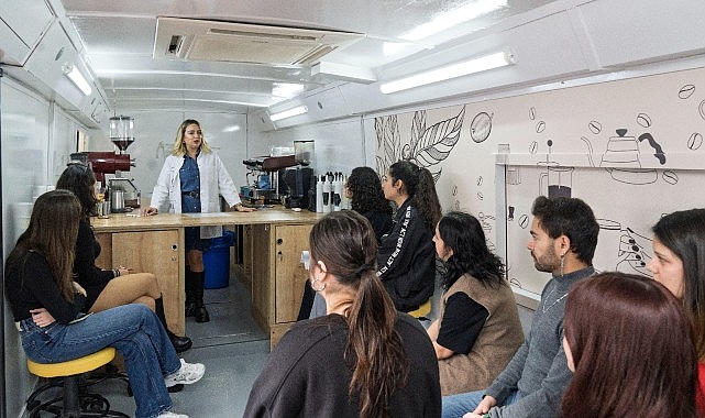 İzmir’in Mobil Barista Otobüsü yollarda- Kamu Çalışanı