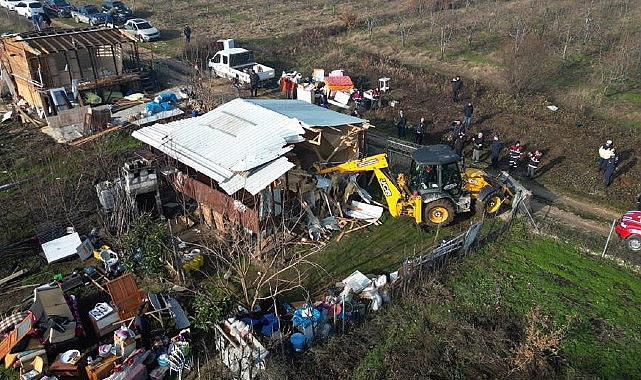 Kaçak Yapılar Bir Bir Ortadan Kaldırılıyor- Kamu Çalışanı
