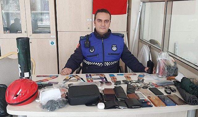 Kayıp eşyalar zabıtada sahiplerini bekliyor- Kamu Çalışanı
