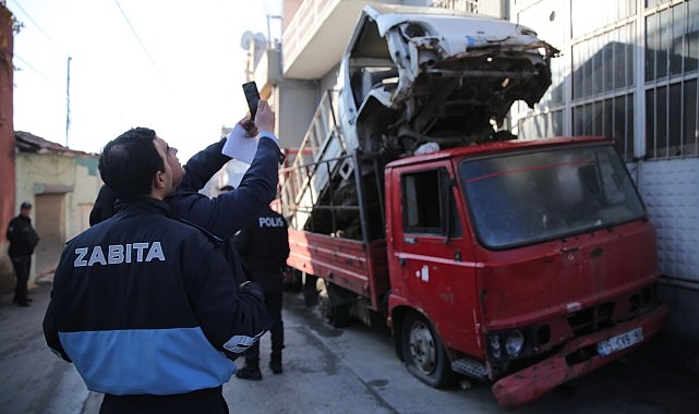 Konak zabıtasından hurdacılara ve hurda depolarına sıkı denetim- Kamu Çalışanı