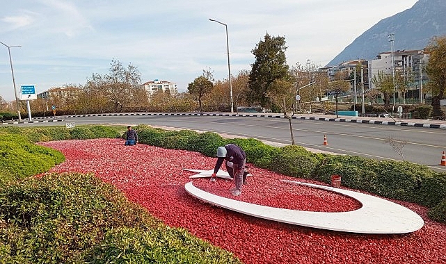 Manisa Büyükşehir, Peyzaj Çalışmalarıyla Şehir Güzelliğini Artırıyor- Kamu Çalışanı