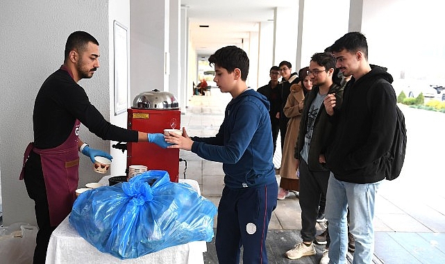 Osmangazi Belediyesi’nden ders çalışan öğrencilere ücretsiz çorba ikramı- Kamu Çalışanı