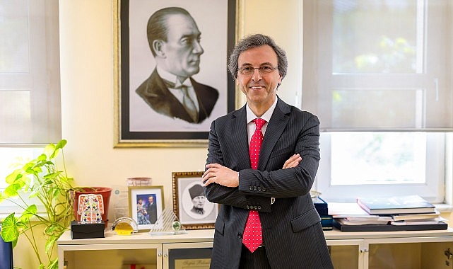 Prof. Dr. Ahmet Aydın: Sahte İçki Renginden, Kokusundan, Tadından Anlaşılmıyor…- Kamu Çalışanı