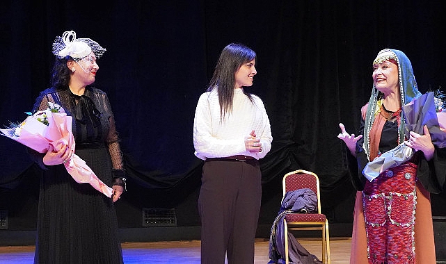 Sahne Anadolu kadınlarının- Kamu Çalışanı