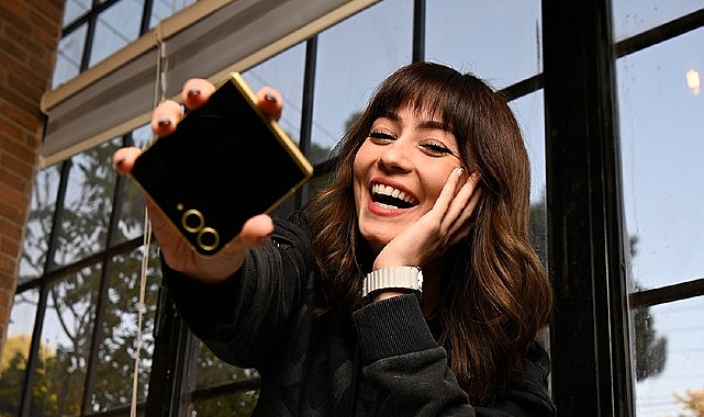 Samsung Galaxy Z Flip6’dan ilham alan “The Flipside” Koleksiyonu modayla inovasyonu buluşturdu- Kamu Çalışanı