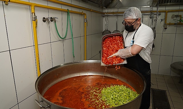 Üsküdar Belediyesi Aşevlerinin Kapasitesini Artırarak Daha Fazla Vatandaşa Hizmet Sağlıyor- Kamu Çalışanı