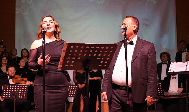 Zeki Müren Sevilen Şarkılarıyla Anıldı- Kamu Çalışanı