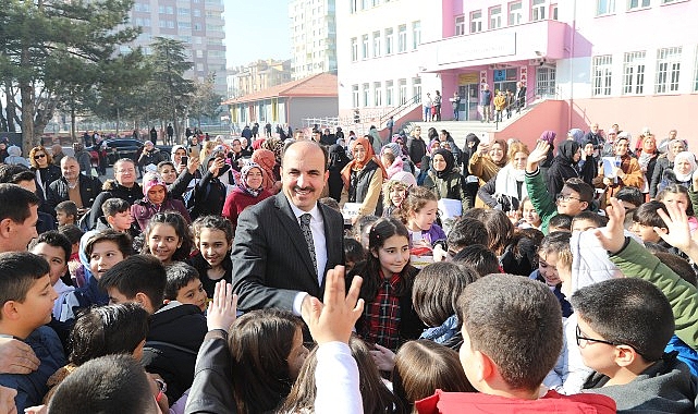 Başkan Altay Karne Alan Öğrencileri Tebrik Etti- Kamu Çalışanı