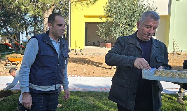 Başkan Günay’dan işçilere baklavalı teşekkür- Kamu Çalışanı