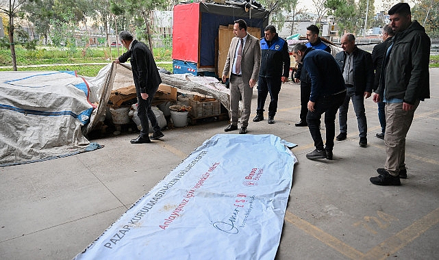 Bornova’da viyadükaltı pazaryerine düzenleme- Kamu Çalışanı