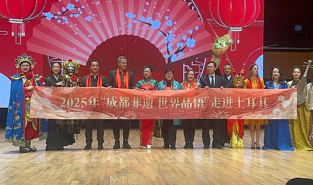 Çin Yeni Yılı İzmir’de kültürel şölenle kutlandı- Kamu Çalışanı