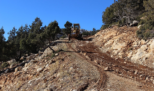 Elmalı’da 19 mahallenin yayla yoluna ulaşım kolaylaştı- Kamu Çalışanı